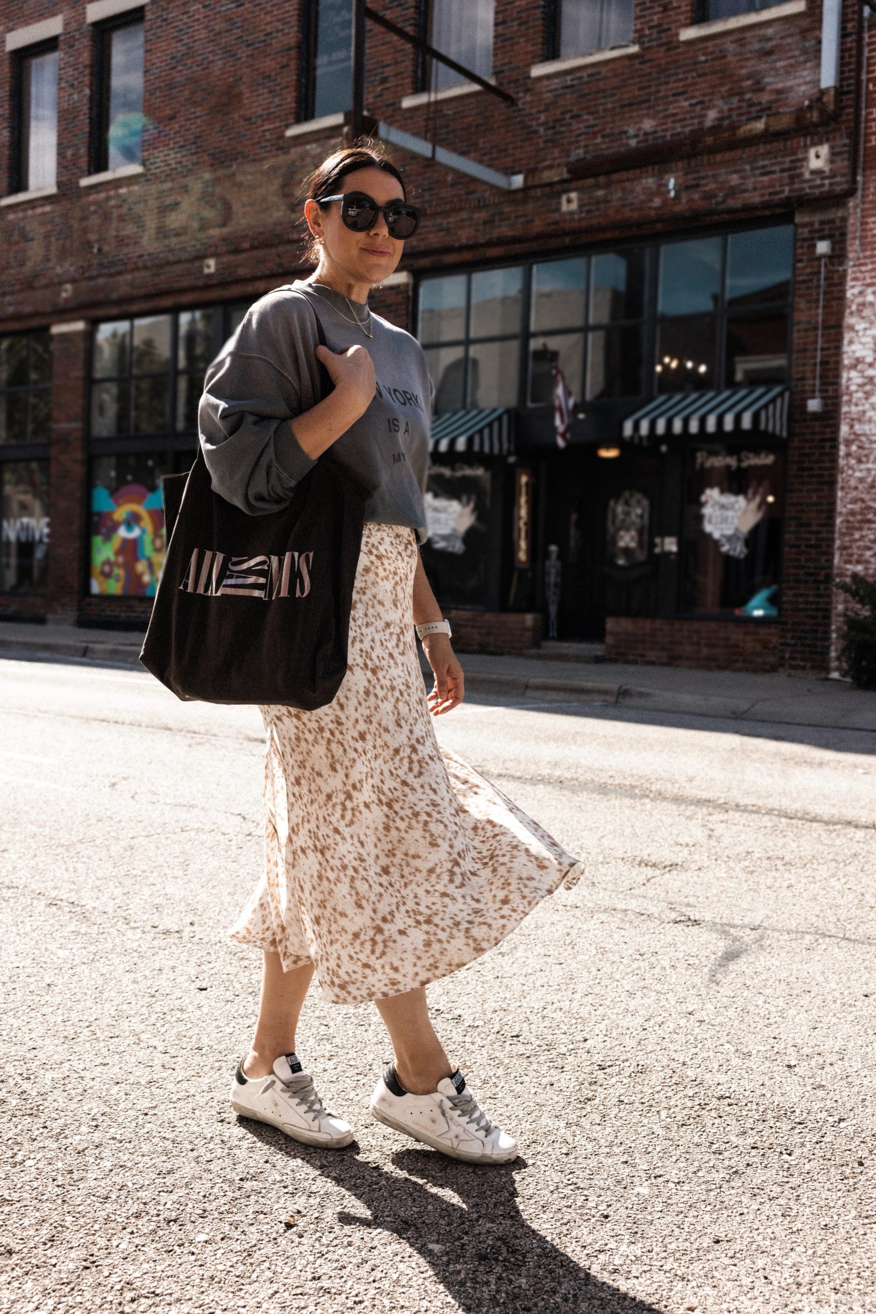 How to Style Sweatshirt With Skirt