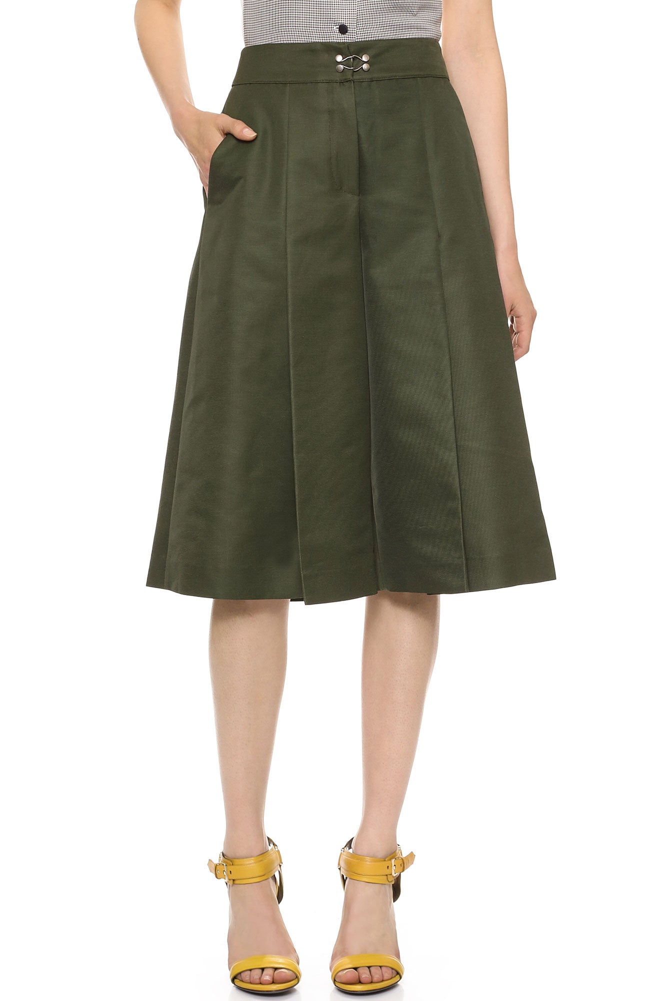 What are the Shorts That Look Like Skirts Called