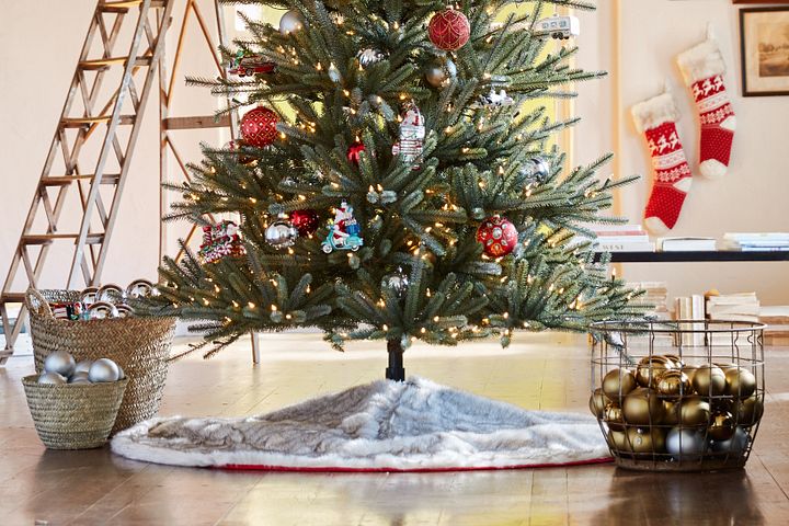 What Size Tree Skirt for 9 Foot Tree